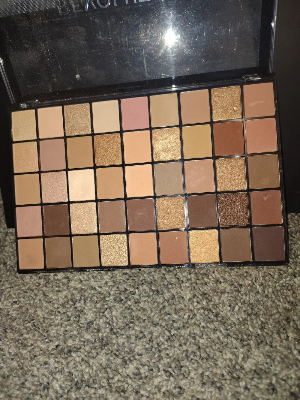 Revolution Neutral Eyeshadow Palette - Browns, Golds & Peach NEW NOT USED